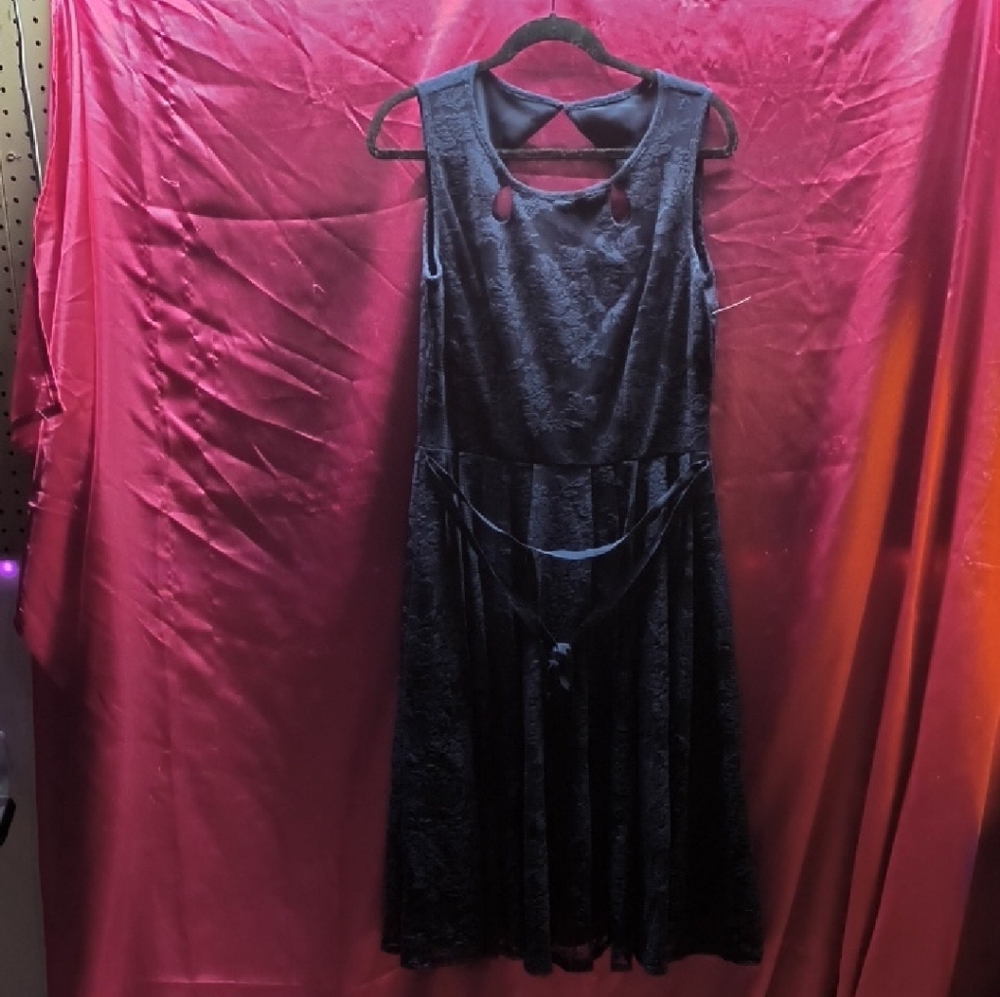 Elegant Black Sleeveless Dress